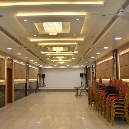 Le Arul Park Hotel Karaikal Kültér fotó