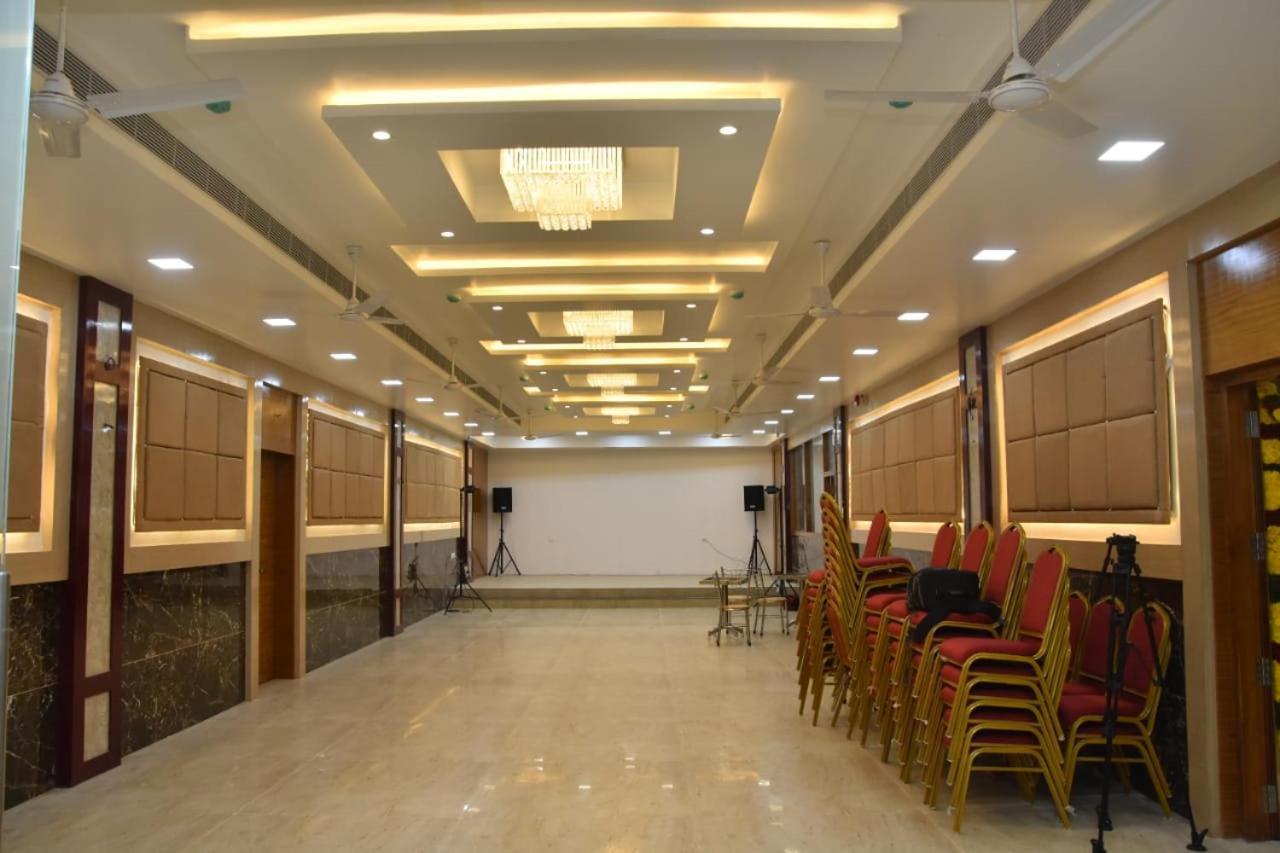 Le Arul Park Hotel Karaikal Kültér fotó