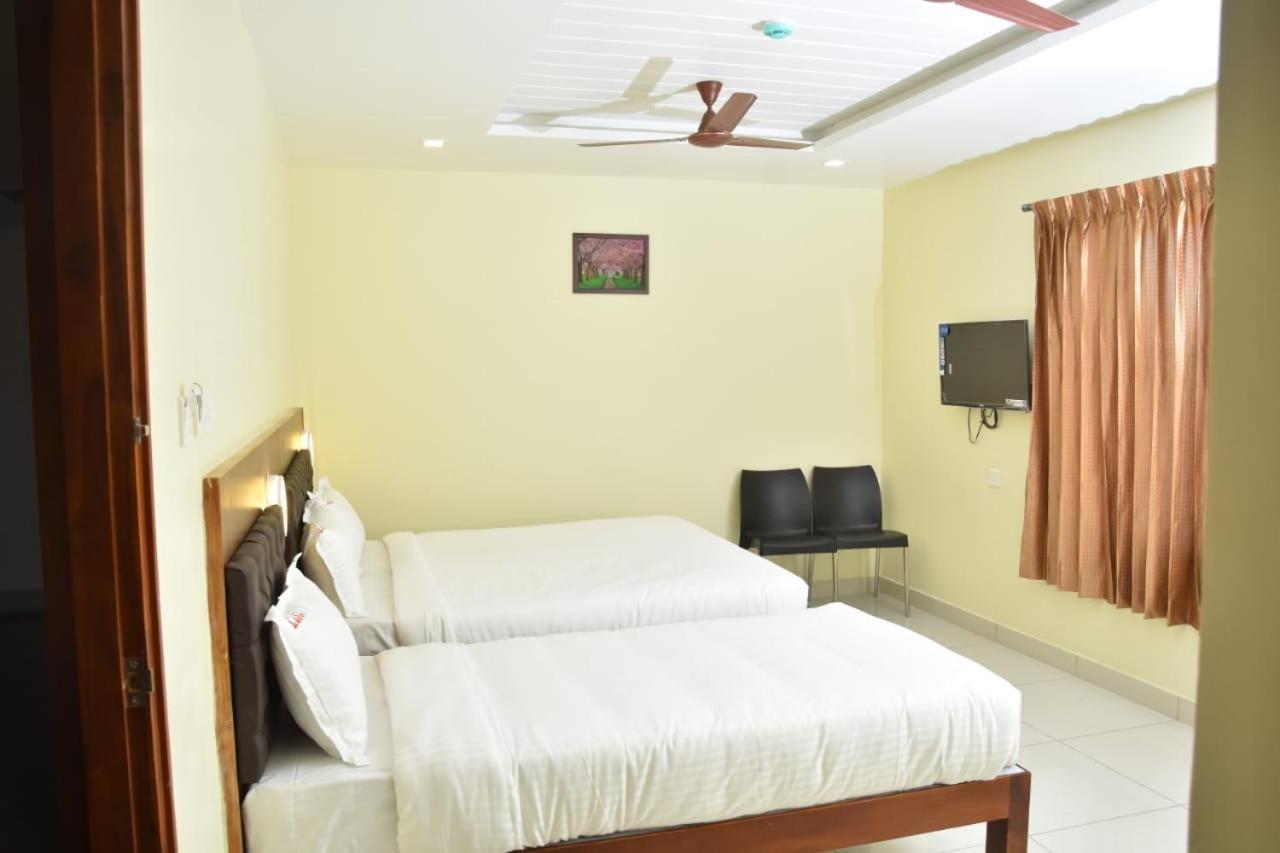 Le Arul Park Hotel Karaikal Kültér fotó
