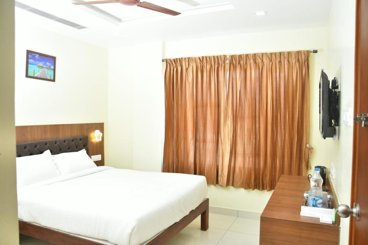 Le Arul Park Hotel Karaikal Kültér fotó