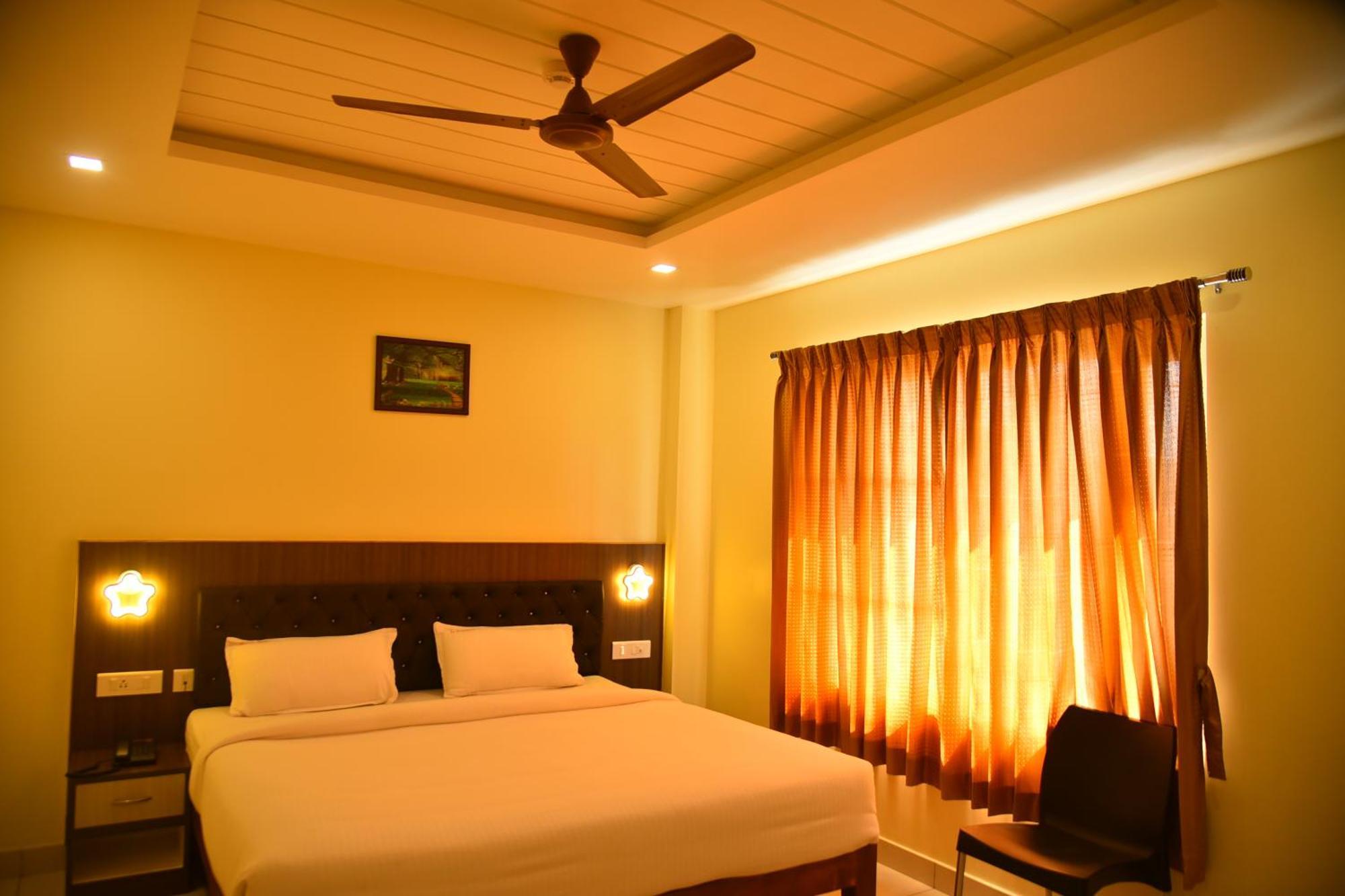 Le Arul Park Hotel Karaikal Szoba fotó